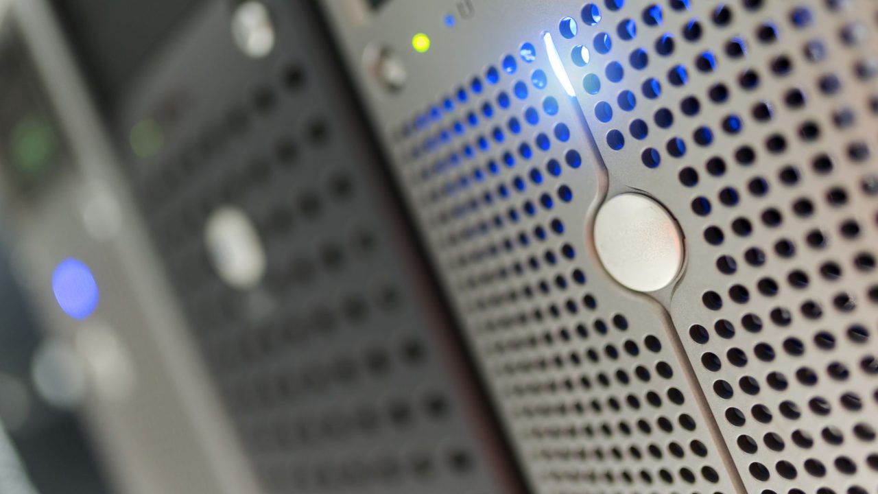 How the Amazon ECS deployment circuit breaker detects failures